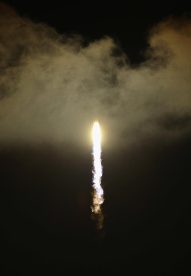 18-SpaceXDragon.jpg 