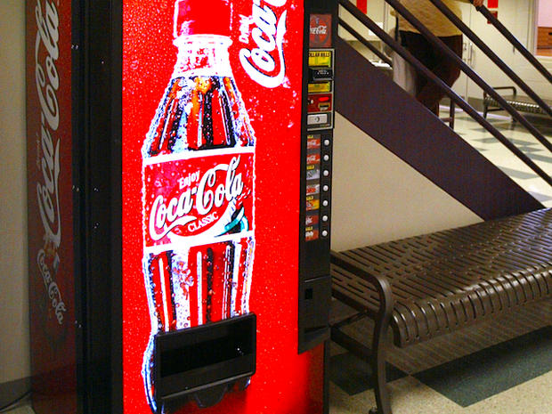 Soft Drink Vending Machine - Soda 