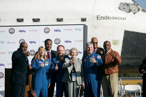 endeavour-at-the-forum-34.jpeg 