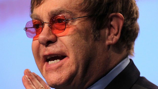 Elton John: AIDS is a treatable disease 