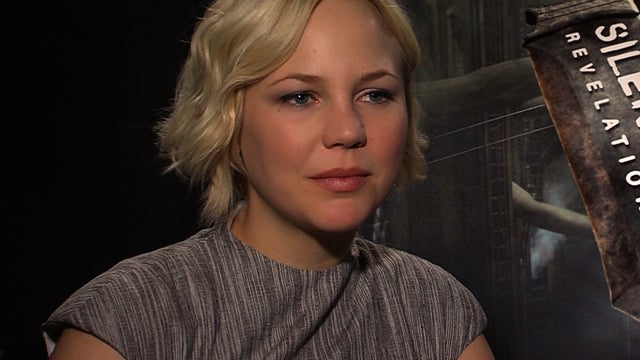 "The Great Gatsby" actress defends director 