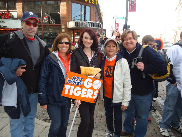 tigers-fans-game-4-alcs-21.jpg 