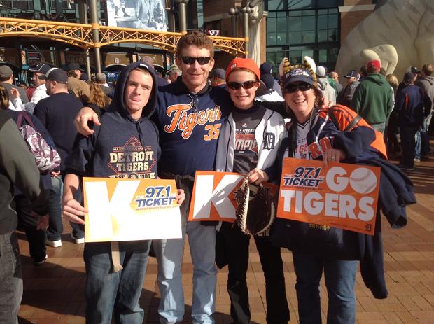 tigers-fans-game-4-alcs-44.jpg 