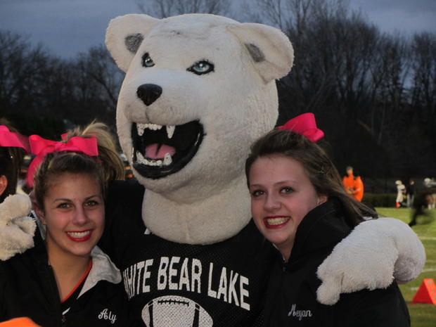 high-school-sports-rally-at-white-bear-lake-vs-roseville-040.jpg 