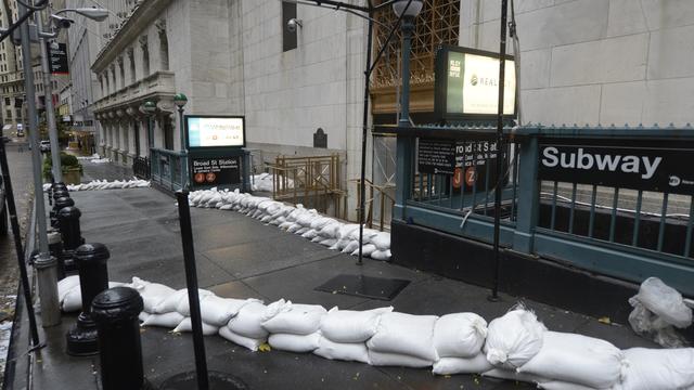 Hurricane Sandy: NYC fearing corrosive salt water storm surge 