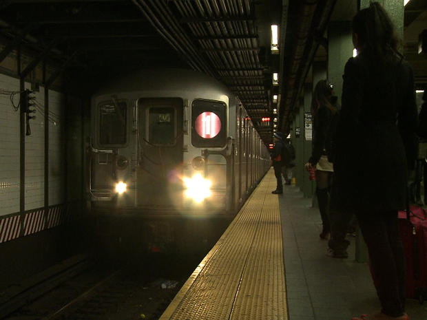 mta_new_york_city_transit_subway_in_station_fullwidth.jpg 