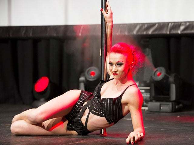18-PoleDancing2012b.jpg 