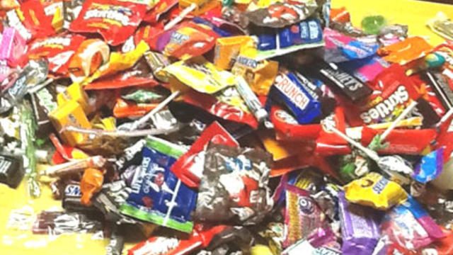 halloween-candy-table.jpg 