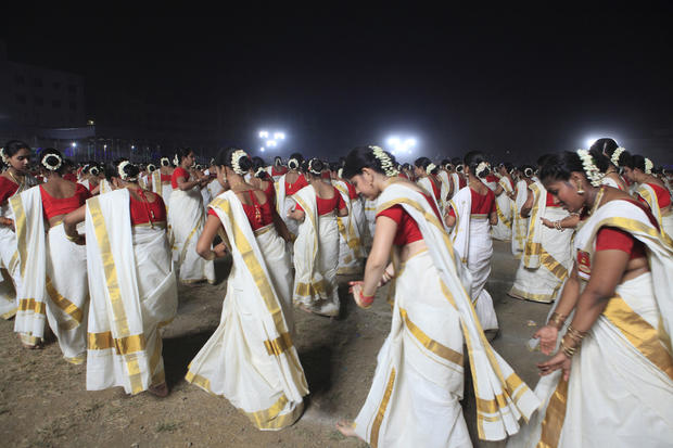 india-largest-kaikottikali-dance-7.jpg 