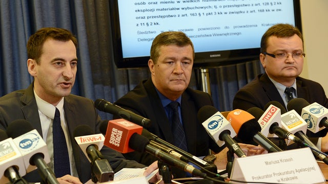 Polish officials discuss arrest of alleged bomb plotter 