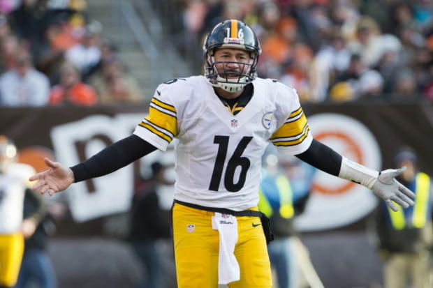 Quarterback Charlie Batch #16 of the Pittsburgh Steelers argues a call. 