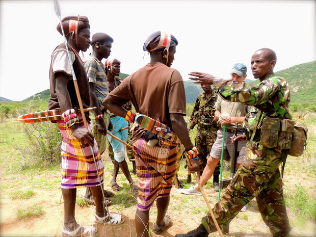 7a_Ian_with_Samburu_tribesmen.jpg 