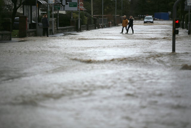 21-UKFloodingNov27.jpg 