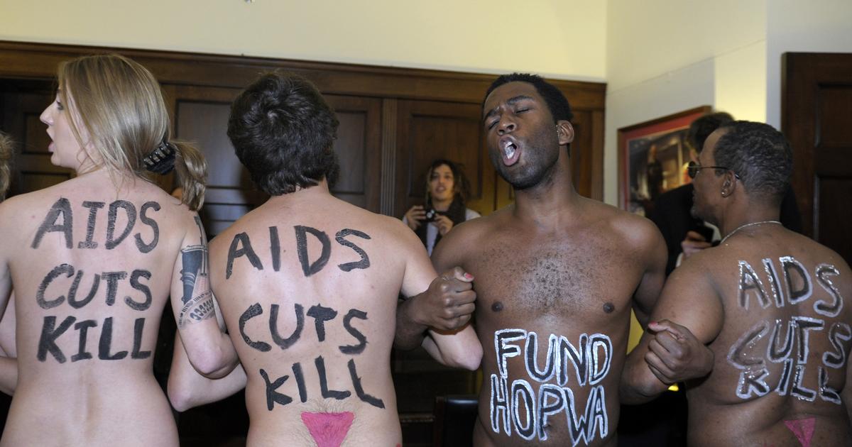 Nude Aids Activists Arrested In Boehner S Office Cbs News