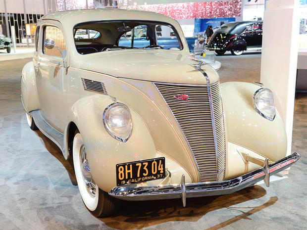 1937 Lincoln-Zephyr Coupe-Sedan 