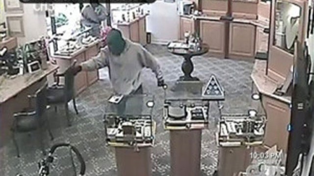 los_gatos_jewelry_robbery_1.jpg 