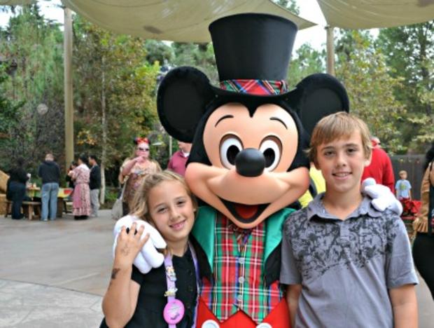 Disney holidays jingle jangle jamboree mickey mouse 