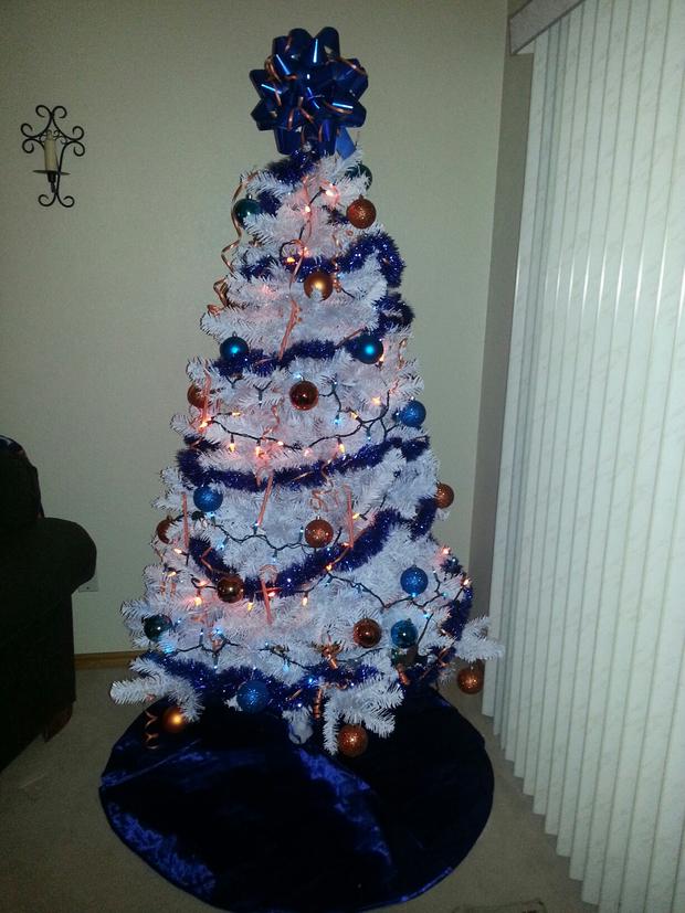 renee-m-broncos-christmas-tree.jpg 