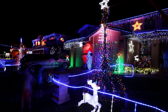 07-EpicChristmasLights.jpg 