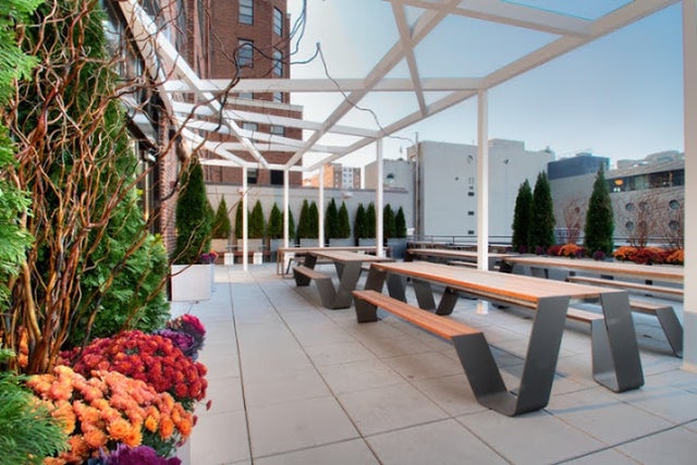NYC_outdoor_seating_area.jpeg 