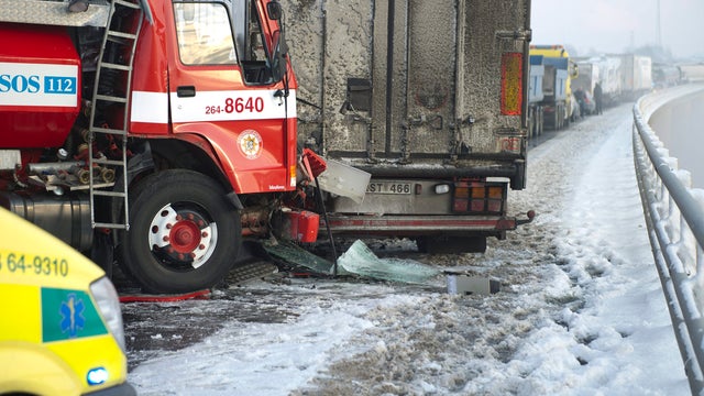 At least 3 killed in Sweden highway pileup 