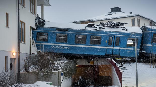 Stolen train crashes into homes in Sweden 