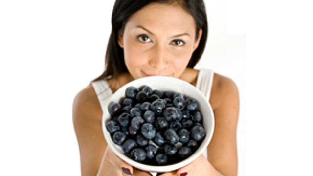 woman_with_blueberries.jpg 