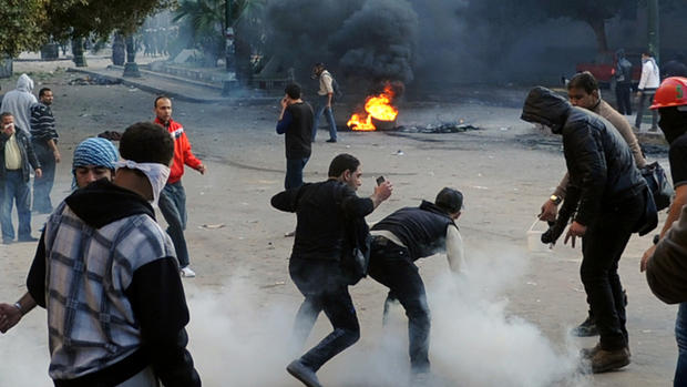 Riots mark 2nd anniv. of Egypt revolution 