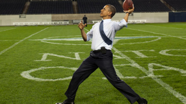 president-barack-obama-throws-a-football.jpg 
