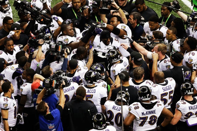 Ravens_pregame_huddle_160613637.jpg 
