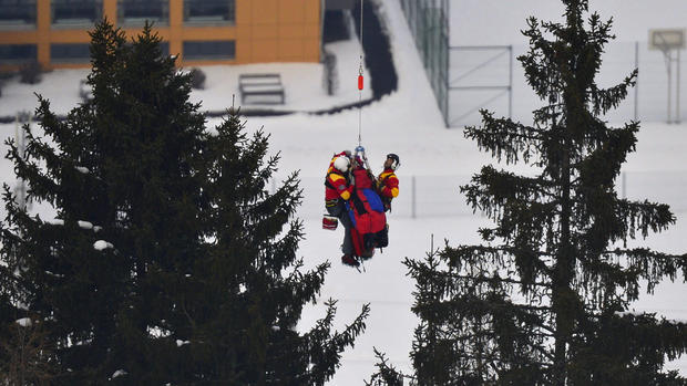 Lindsey Vonn air-lifted after ski crash 
