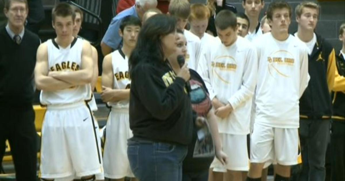 Del Oro High Student Who Died In Crash Remembered At Basketball Game