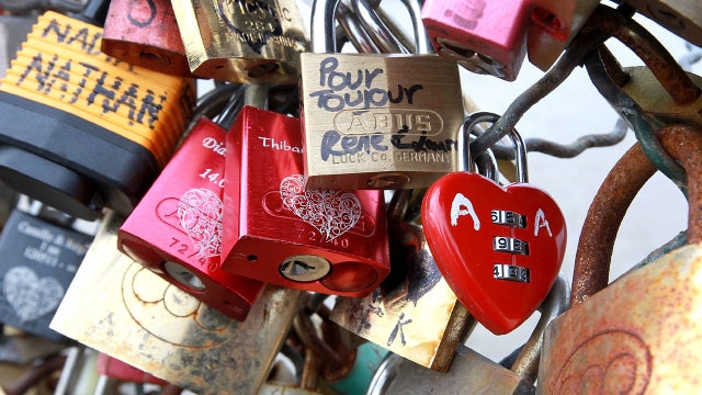 Love_Locks_158948721_640x480.jpg 