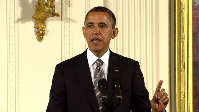Obama honors slain Newtown teachers 