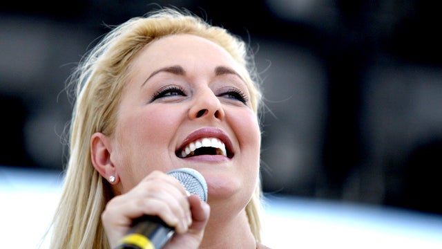 Country artist Mindy McCready perfoms at the CMA Music Festival Thursday, June 5, 2008, in Nashville, Tenn. 
