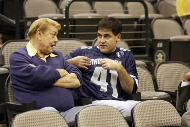 Dr. Jerry Buss and Mark Cuban talk after game 