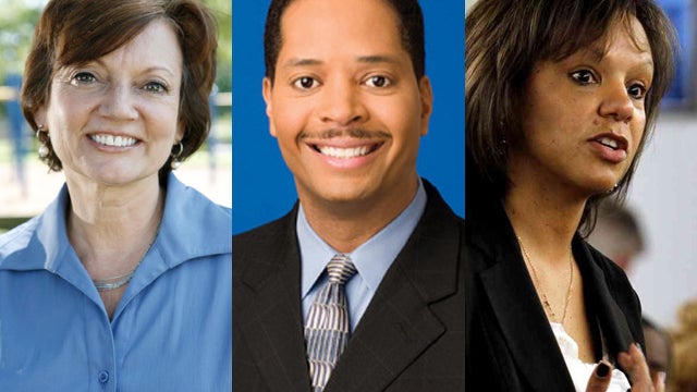 Debbie Halvorson, Alderman Anthony Beale, and Rep. Robin Kelly 