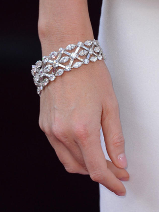 Ruby and diamond bracelet | 海瑞溫斯頓 紅寶石及鑽石手鏈 | Magnificent Jewels and Noble  Jewels | 2022 | Sotheby's