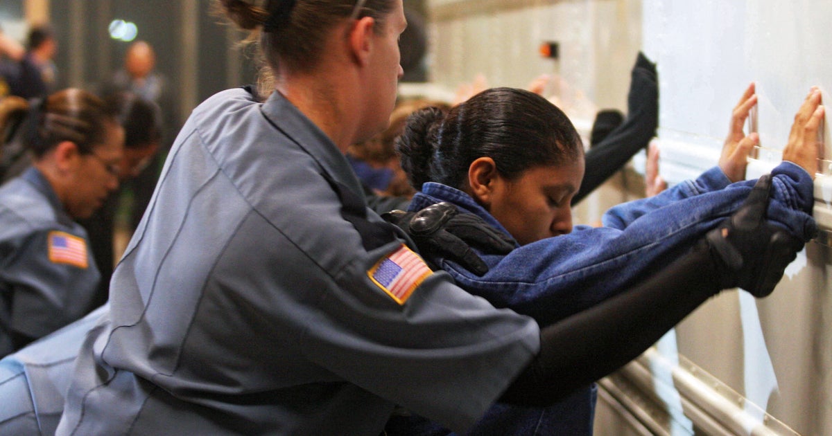 Study: Racial makeup shifts for women in prison - CBS News