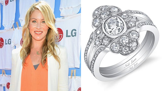 christina_applegate_ring_130227_360.jpg 