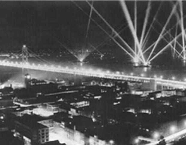 xspot_lights_celebrating_the_bridge_opening-pagespeed-ic-hksayei8lc.jpg 