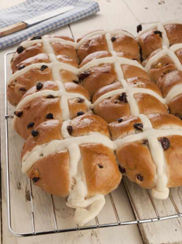 hot-cross-buns.jpg 