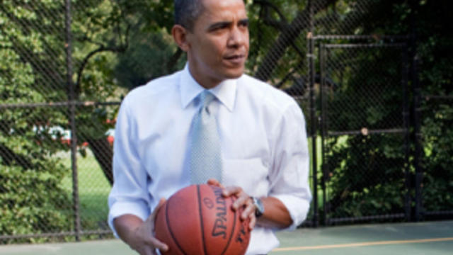 barack-obama-with-basketball.jpg 