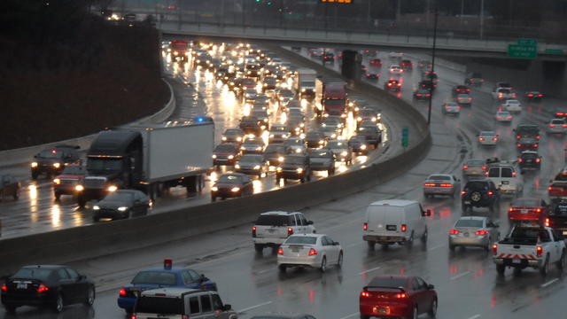 freeway-traffic-in-the-rain.jpg 