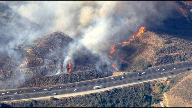 camarillo-fire-off-freeway.jpg 