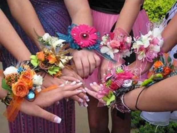 the corsage 