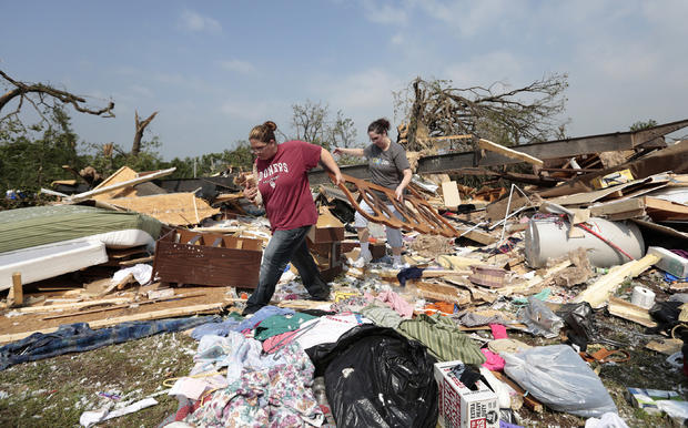 Tornado Outbreak Slams Through Oklahoma 
