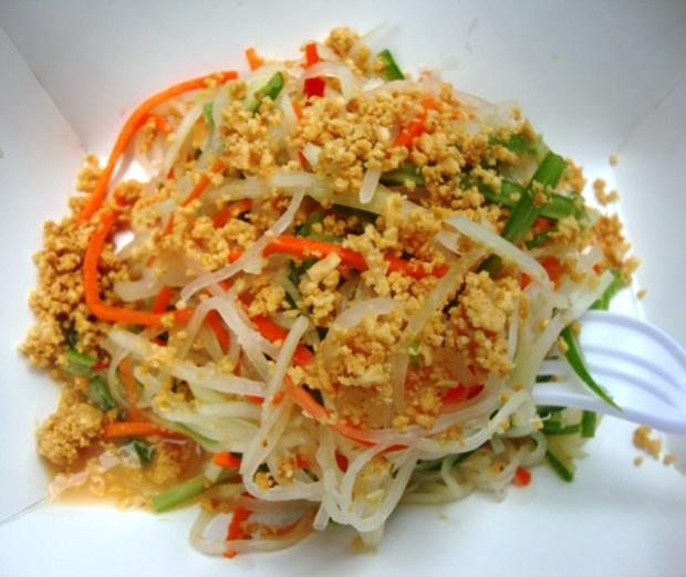Papaya Salad From The Rhong Tiam Supreme Burger Truck 