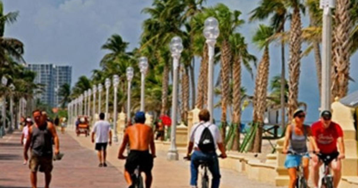 Hollywood’s ‘walkway idea’ would extend beach walk to the south