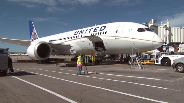 United Airlines Boeing Dreamliner 